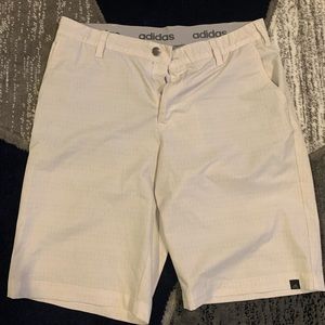 Adidas golf shorts sz 32